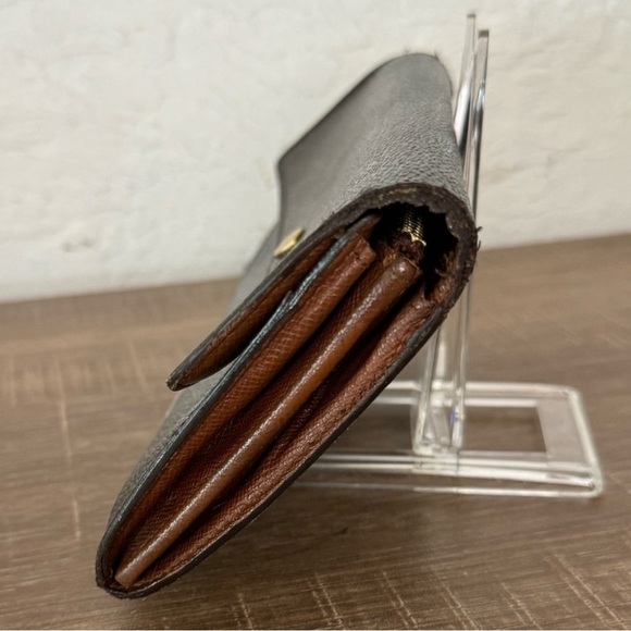 LOUIS VUITTON Monogram Sarah Snap Wallet - Picture 6 of 9